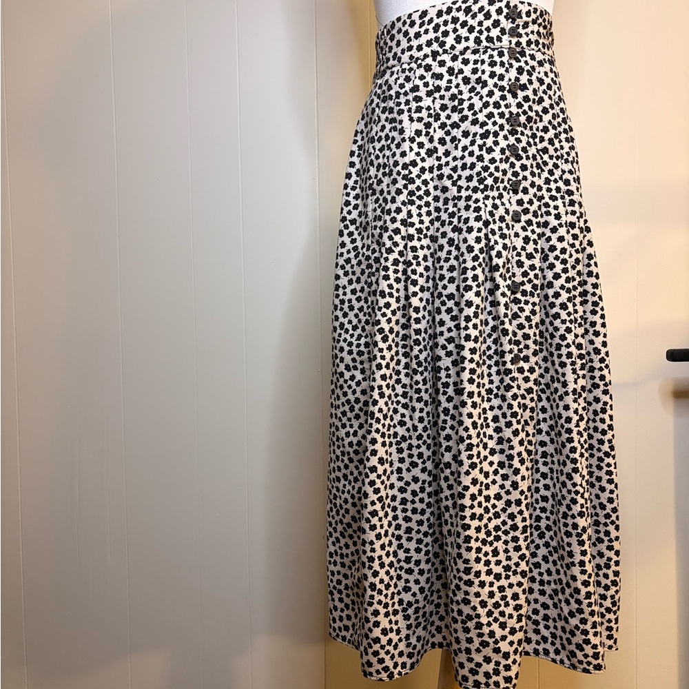 H&M Black Floral-Print White Midi Skirt